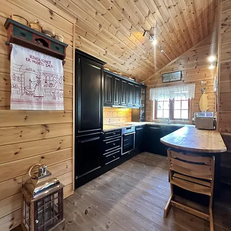 Casa vacanze Lakefront On Vravatn *